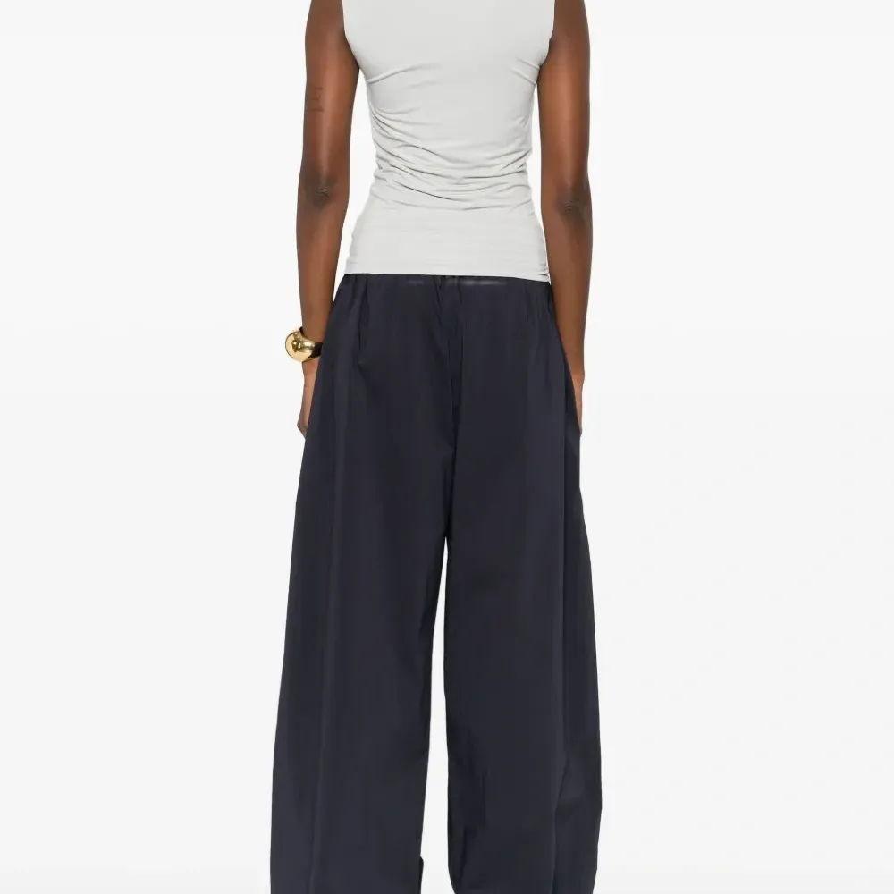 Джемпер с вырезом "лодочка"