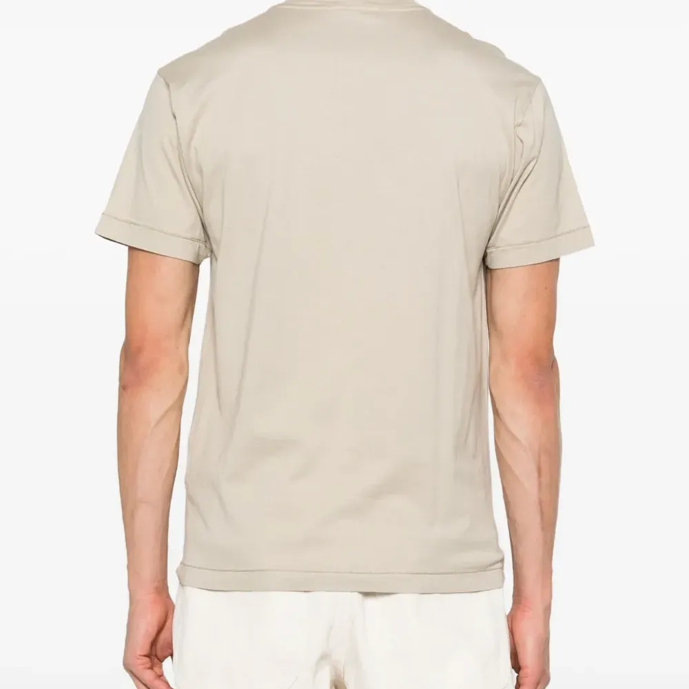 футболка с нашивкой Compass