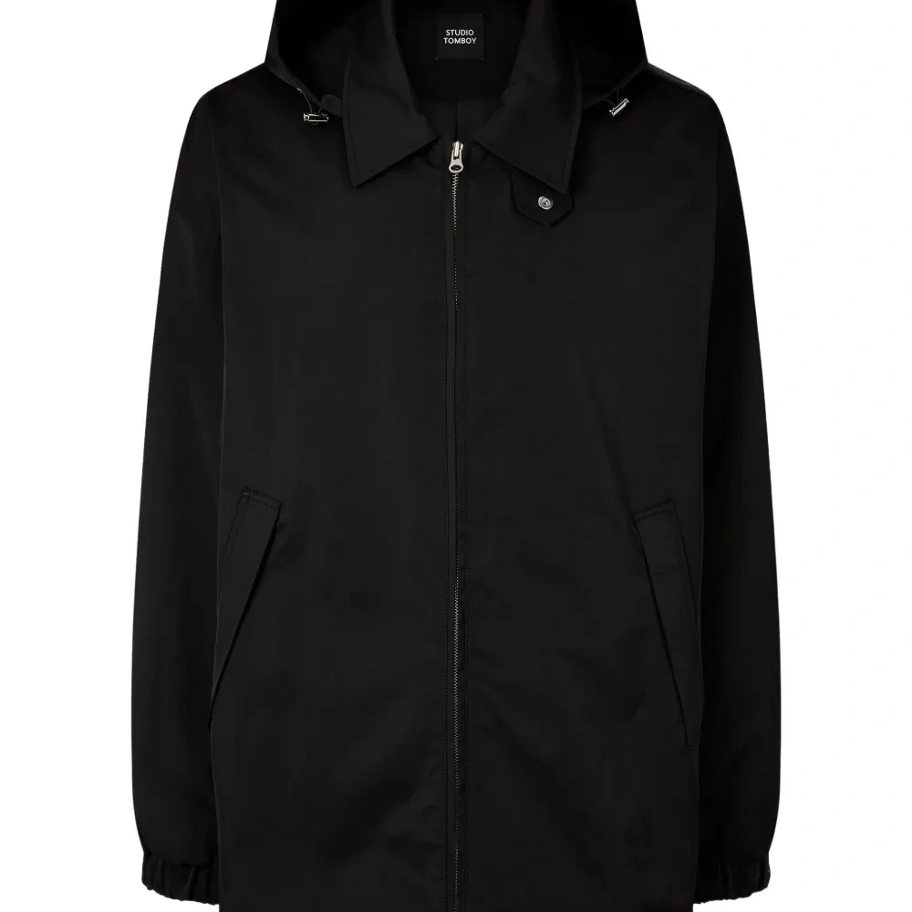 куртка с капюшоном