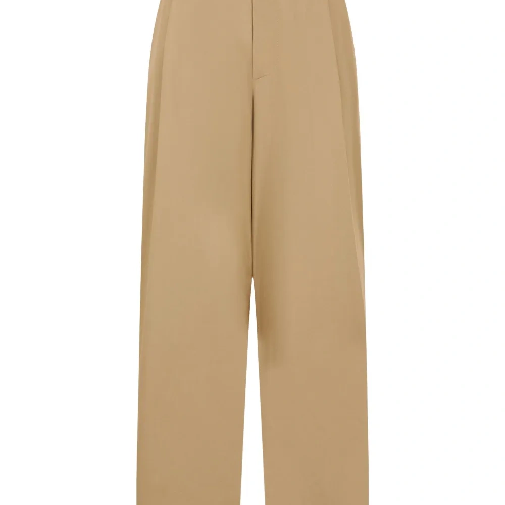 Брюки строгого кроя с завышенной талией