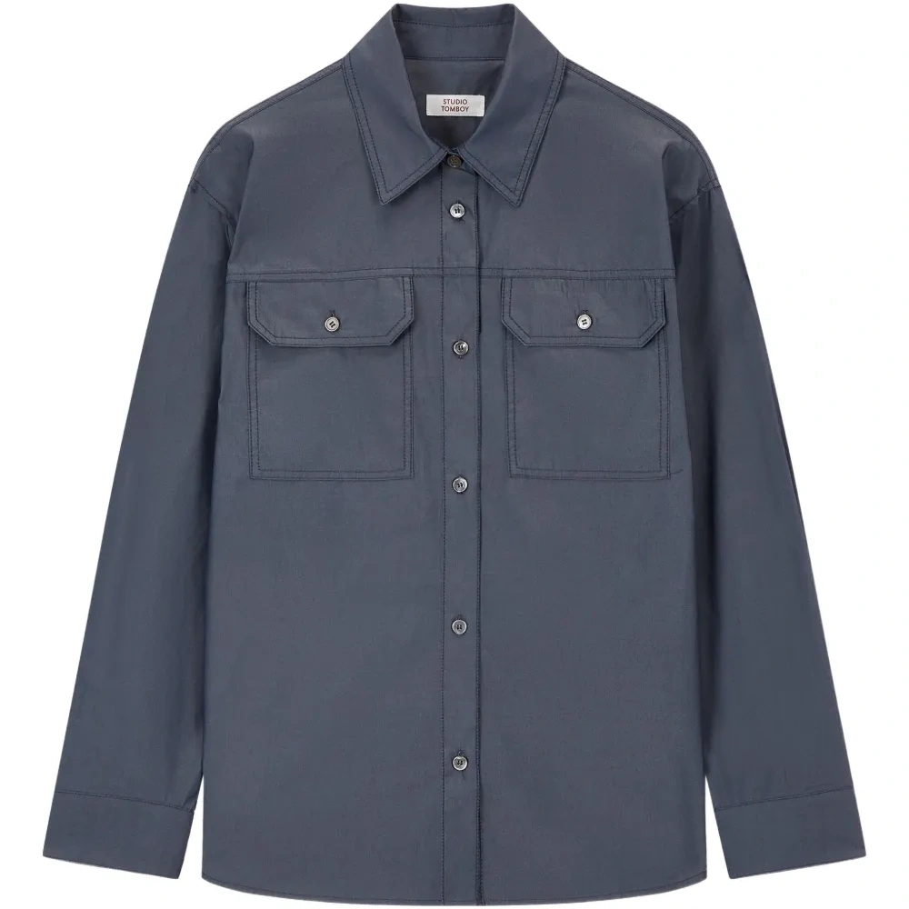 Рубашка с накладными карманами