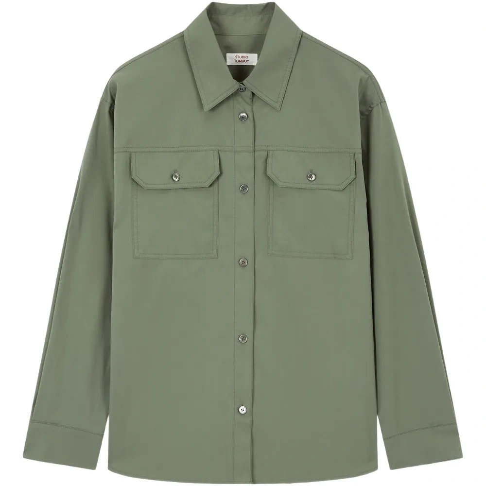 Рубашка с накладными карманами