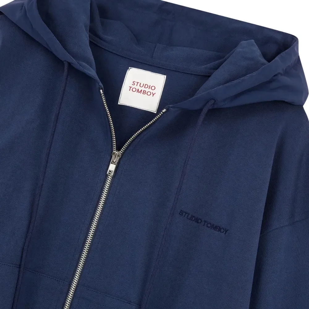 Толстовка на молнии с капюшоном Толстовка на молнии с капюшоном