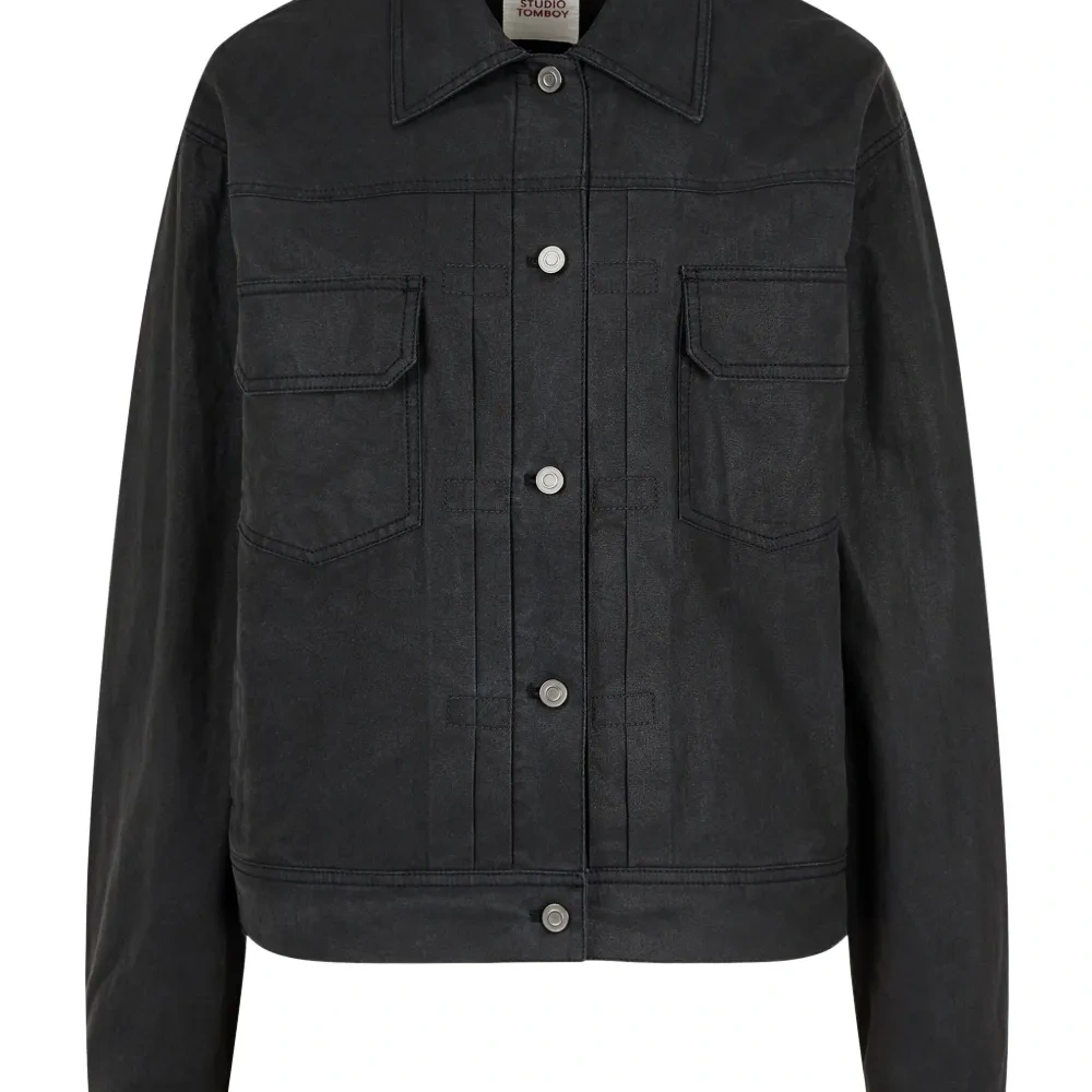 куртка на пуговицах