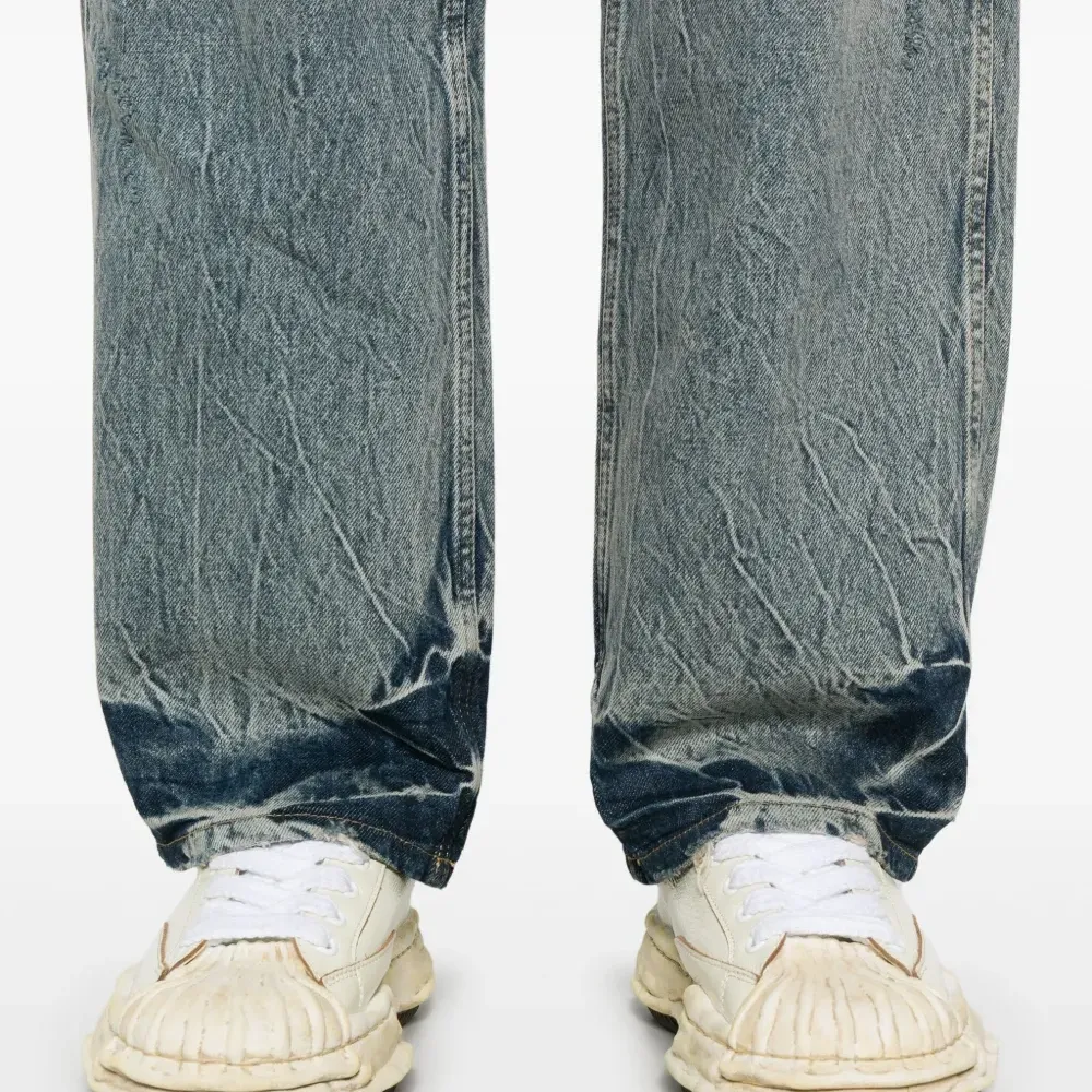 джинсы R3 с эффектом потертости