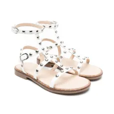 Сандалии с заклепками