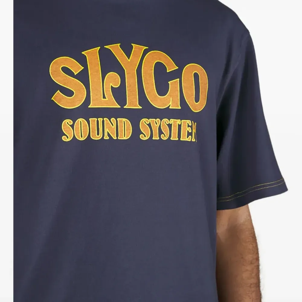 Футболка с надписью Футболка с надписью