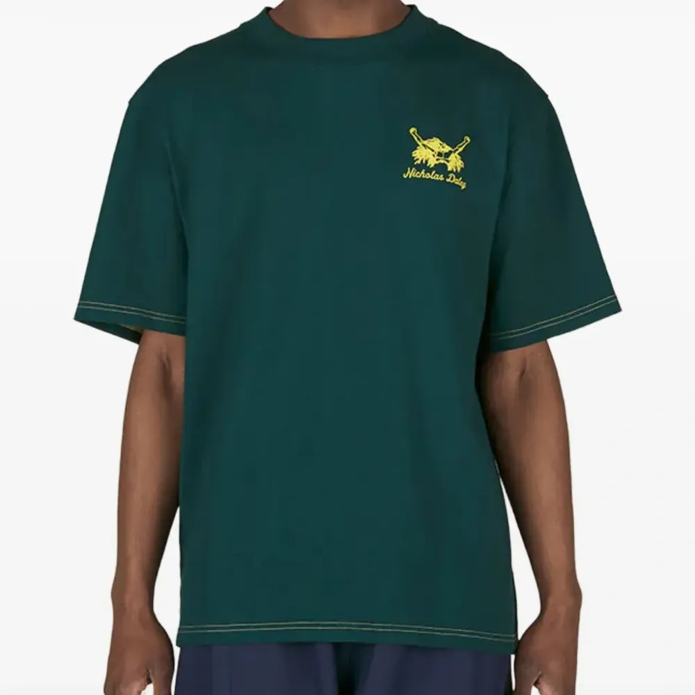 Футболка с логотипом