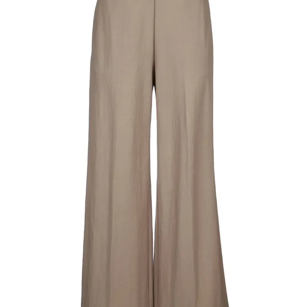 Расклешенные брюки