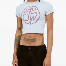 Укороченная футболка с графическим принтом