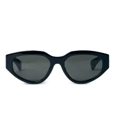 солнцезащитные очки в прямоугольной оправе