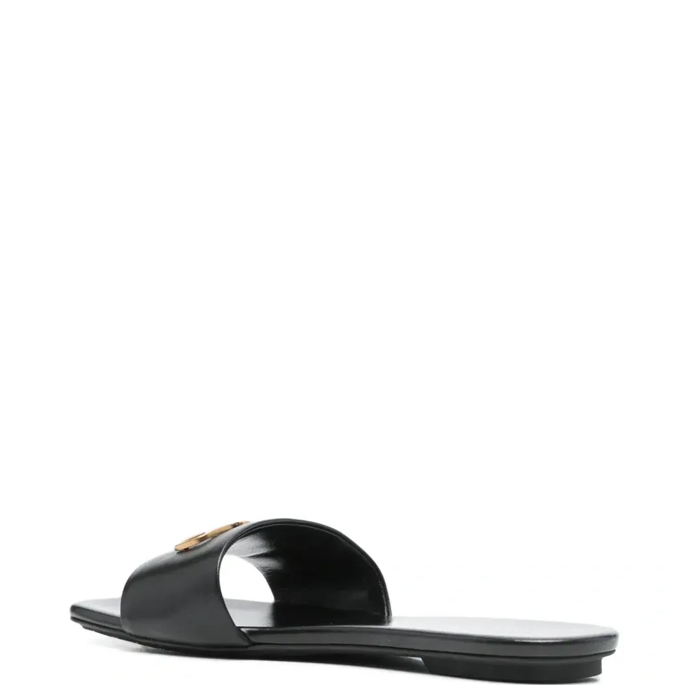 Шлепанцы с логотипом