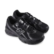 Кроссовки 740