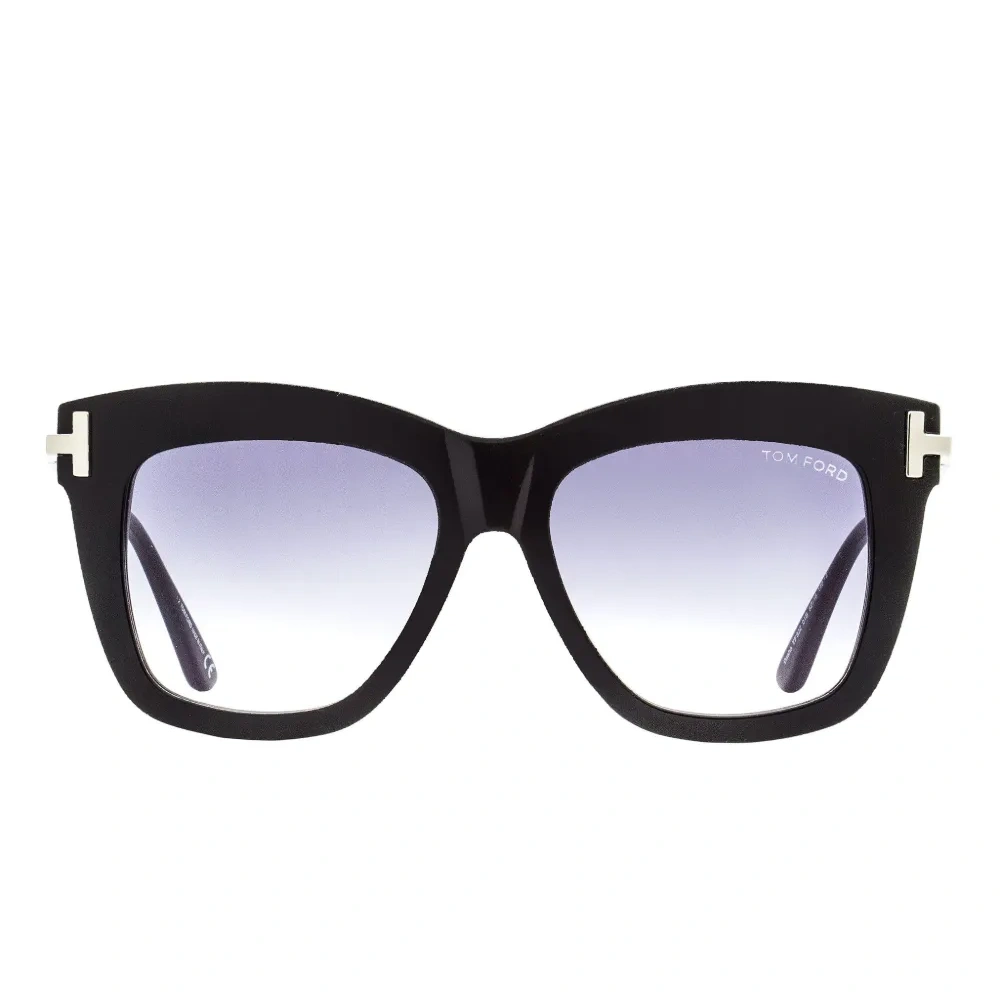 Солнцезащитные очки Dasha в массивной оправе