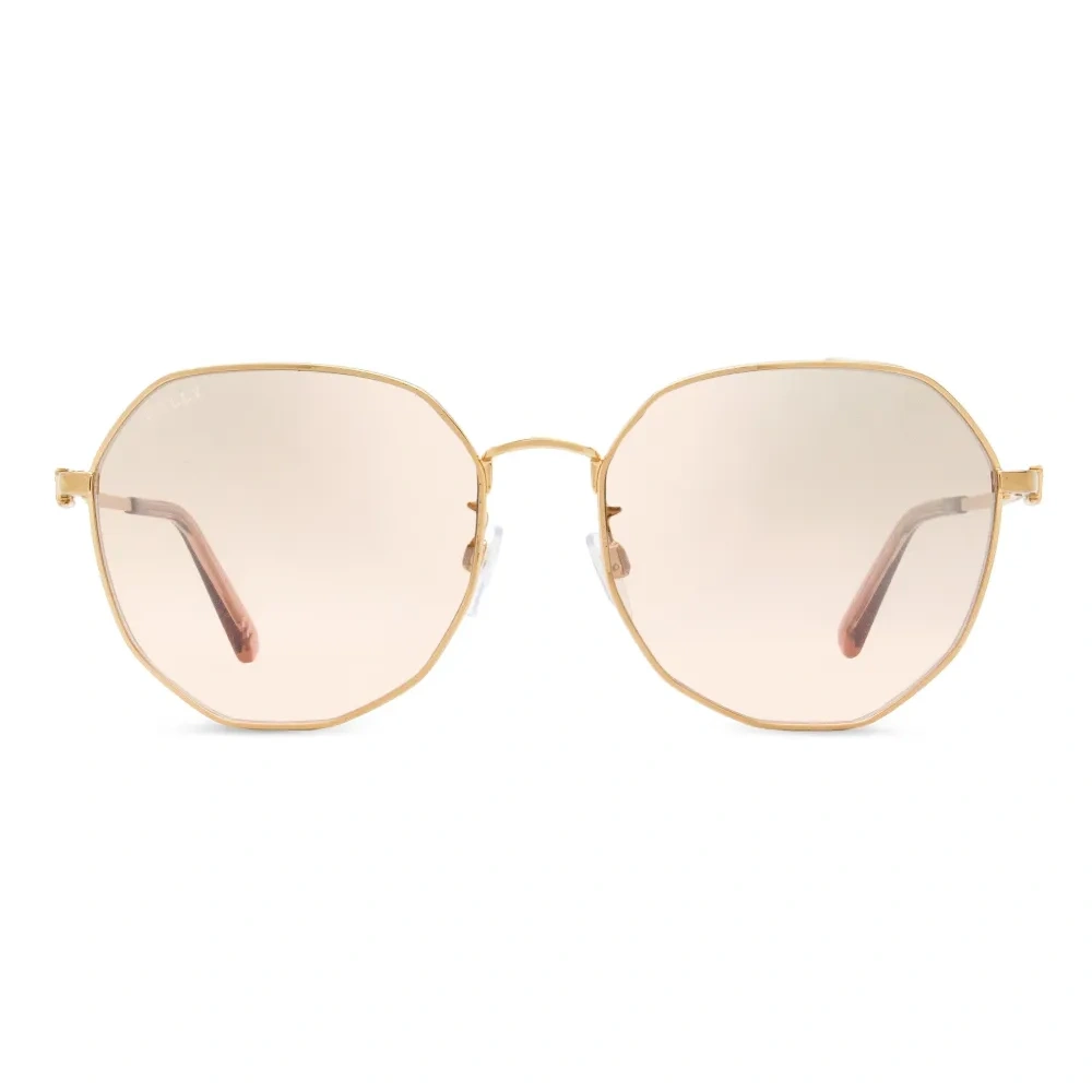 Солнцезащитные очки в геометричной оправе