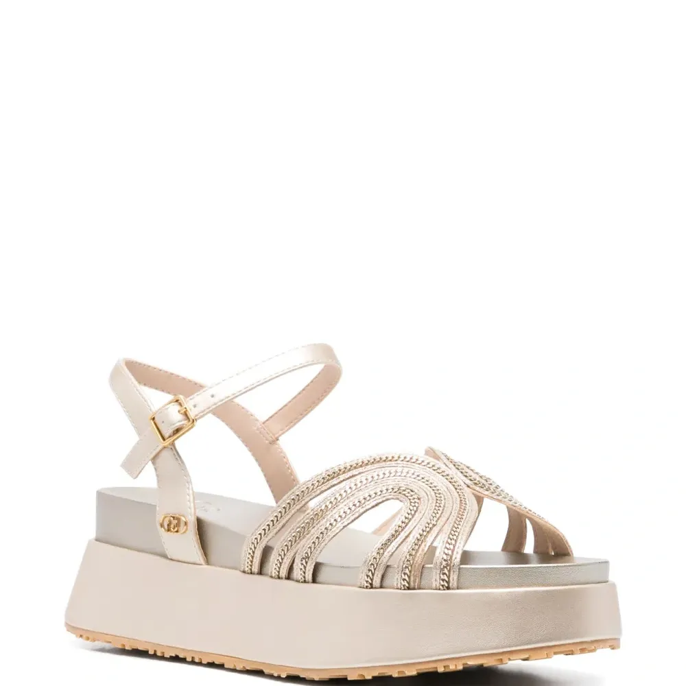 Сандалии с цепочками