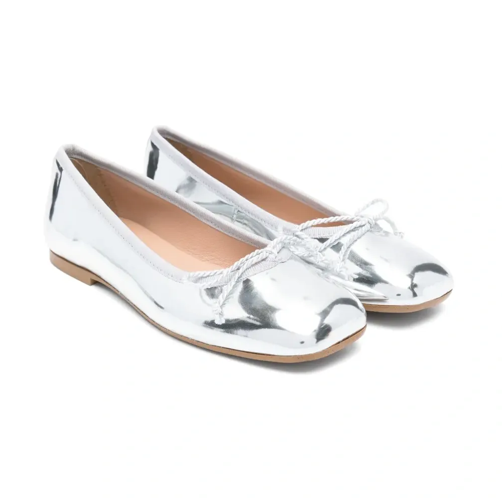 Лакированные балетки