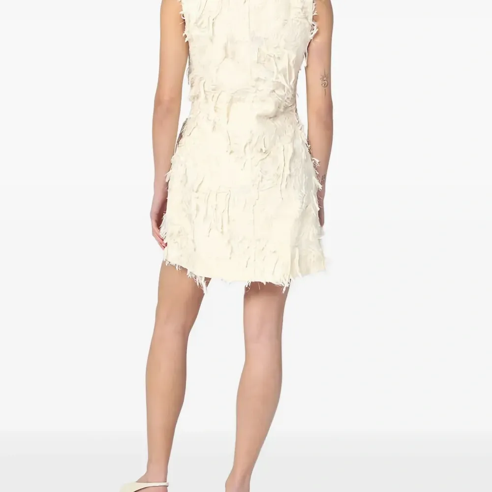 платье мини без рукавов платье мини без рукавов