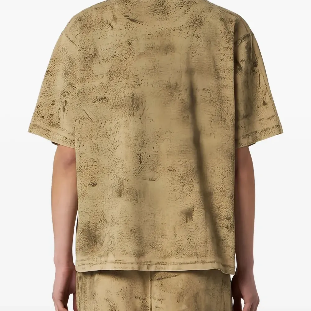 футболка с круглым вырезом