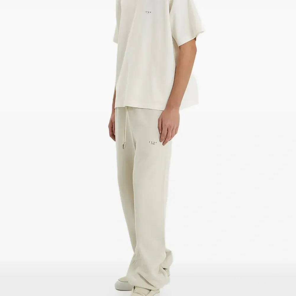 Спортивные брюки