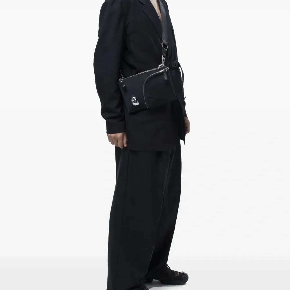 Сумка через плечо с косой молнией