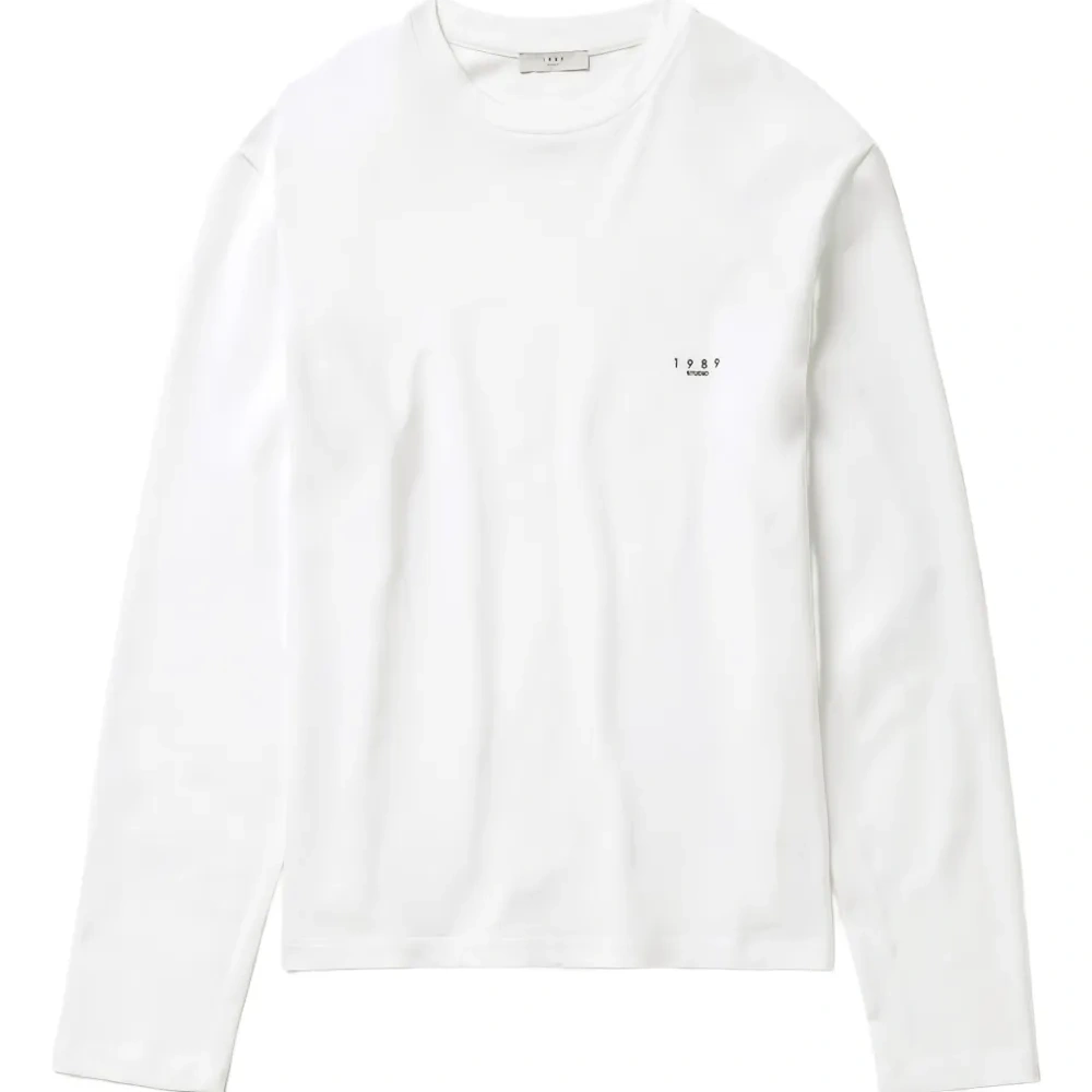 Футболка с логотипом