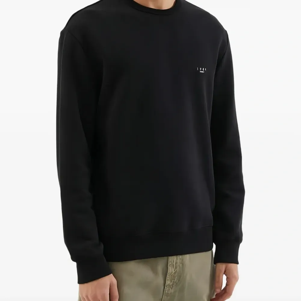 Толстовка с вышитым логотипом