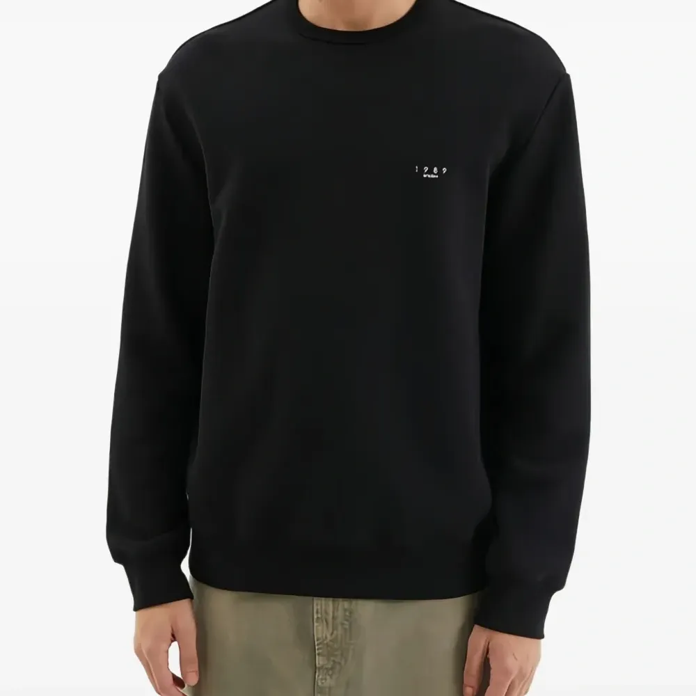 Толстовка с вышитым логотипом