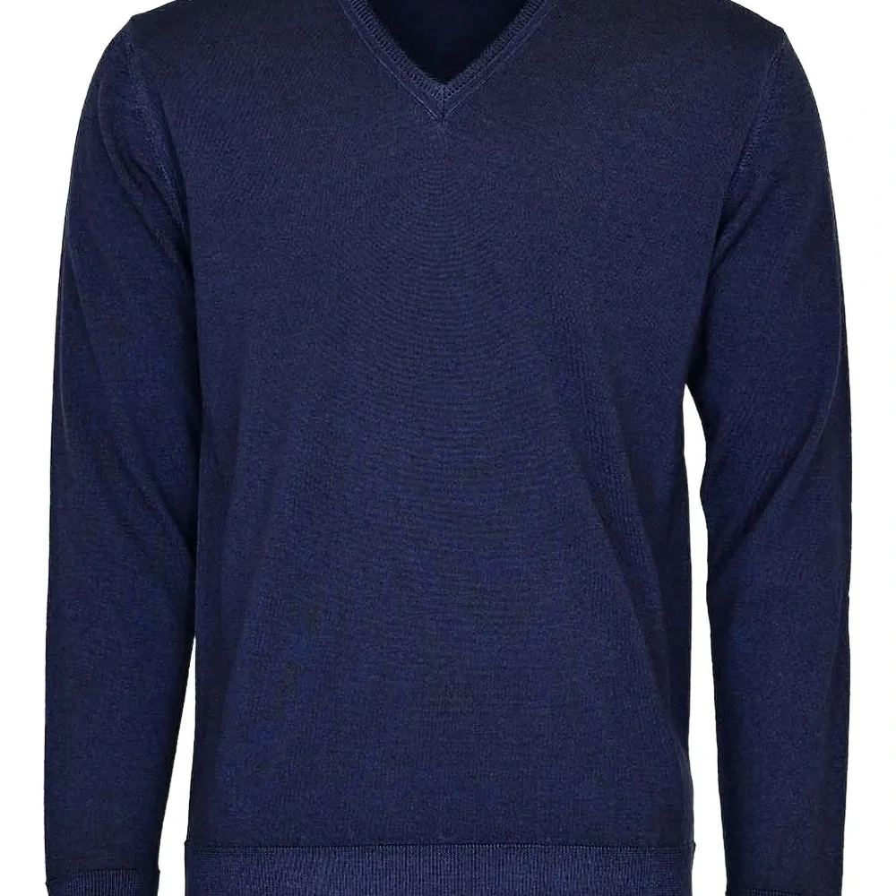 Свитер с V-образным вырезом