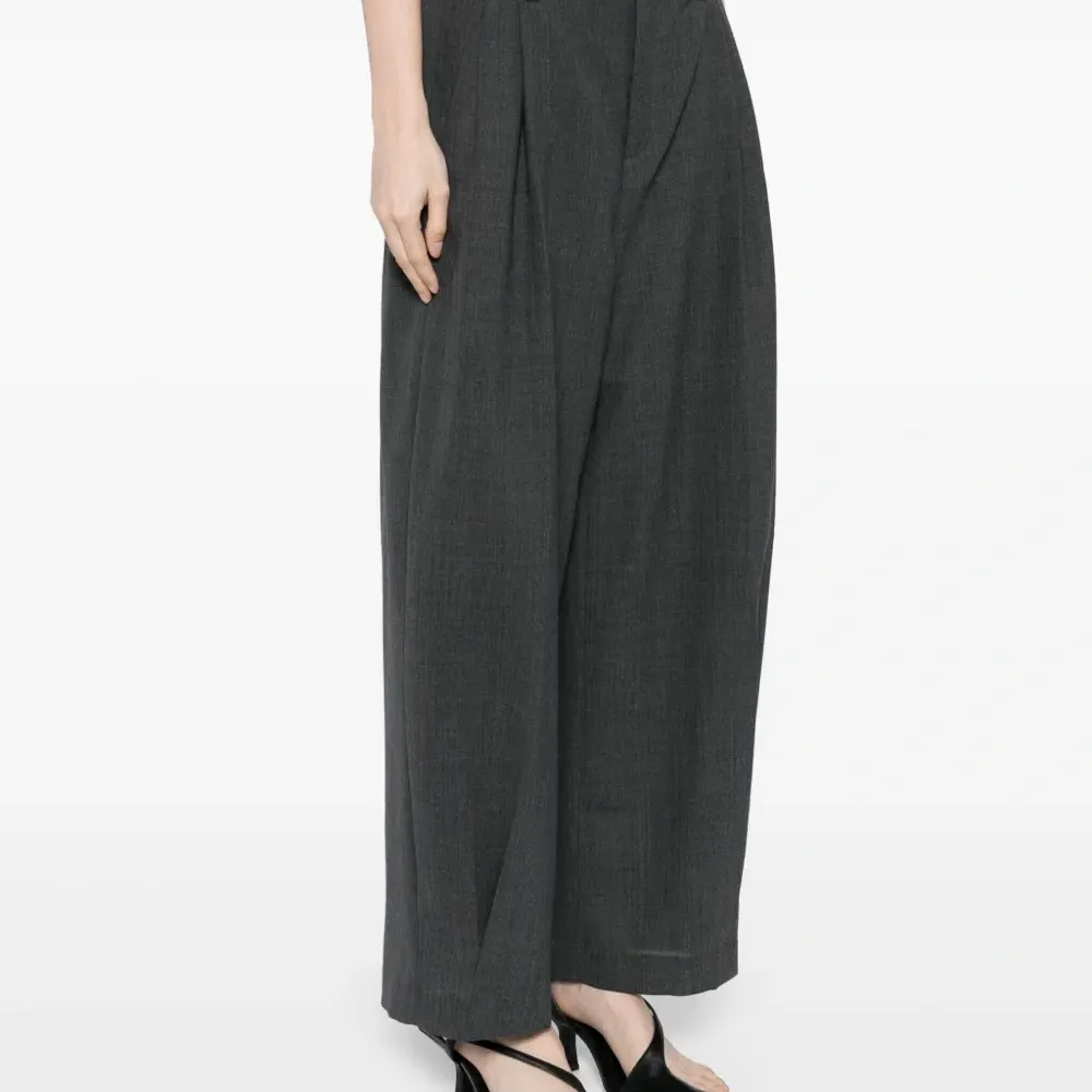 Брюки широкого кроя