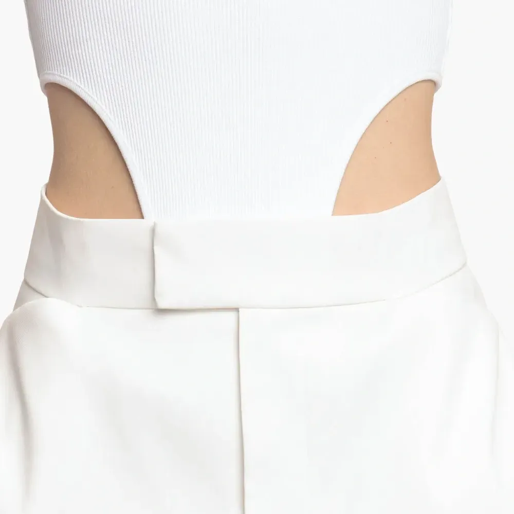 Боди с высоким вырезом