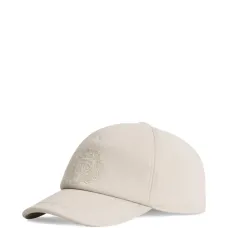 кепка с вышитым логотипом