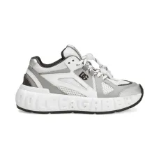 кроссовки на массивной подошве