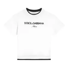 футболка с вышитым логотипом