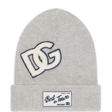 Шапка бини в рубчик с нашивкой-логотипом