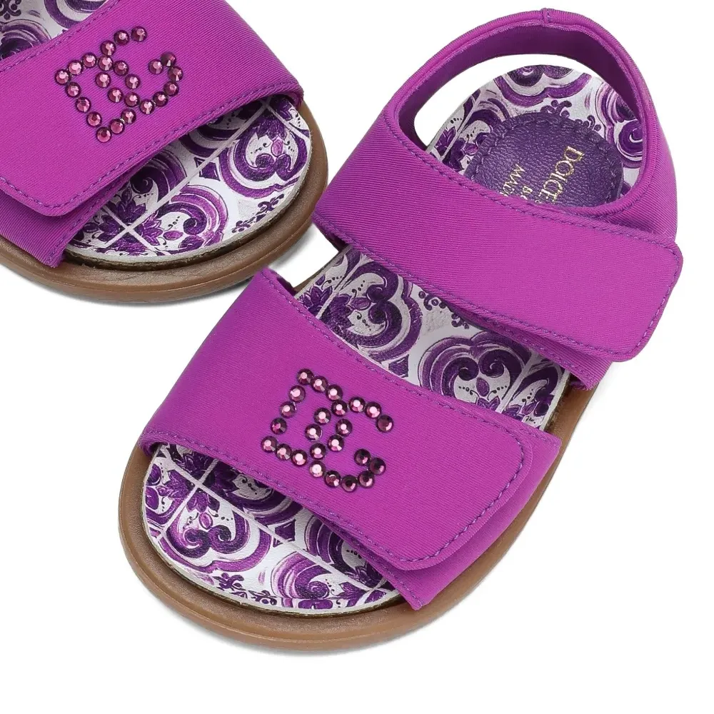 босоножки с логотипом