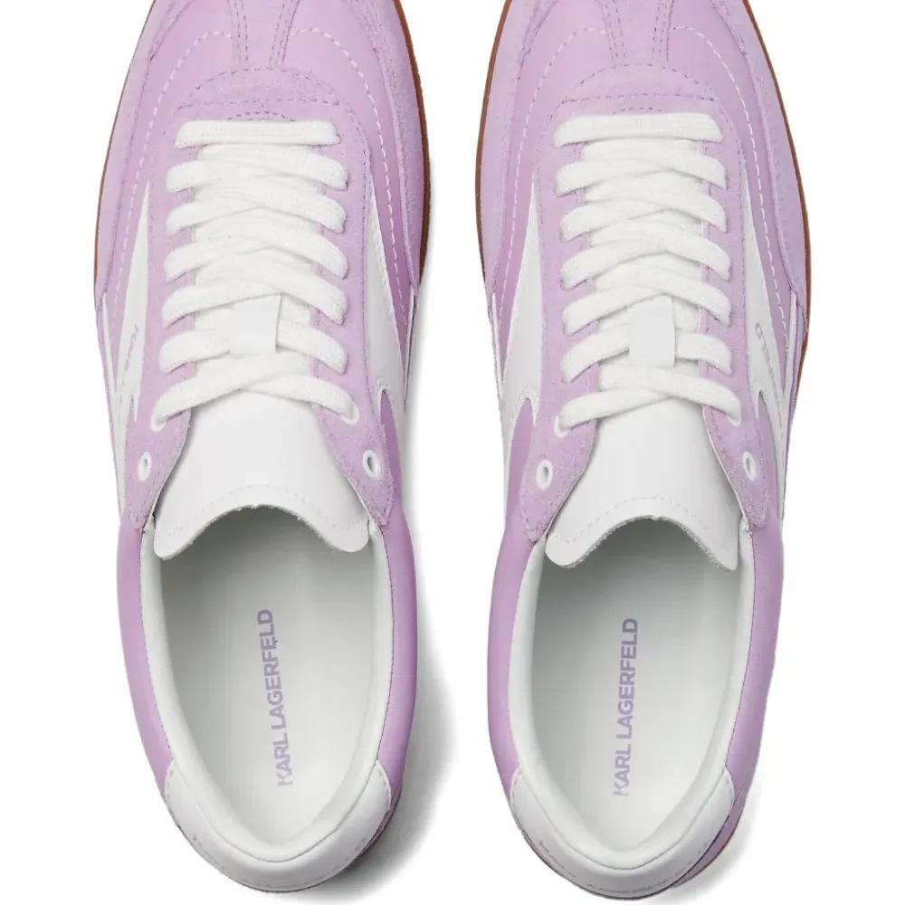 Кроссовки со вставками