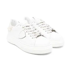 Кожаные кроссовки