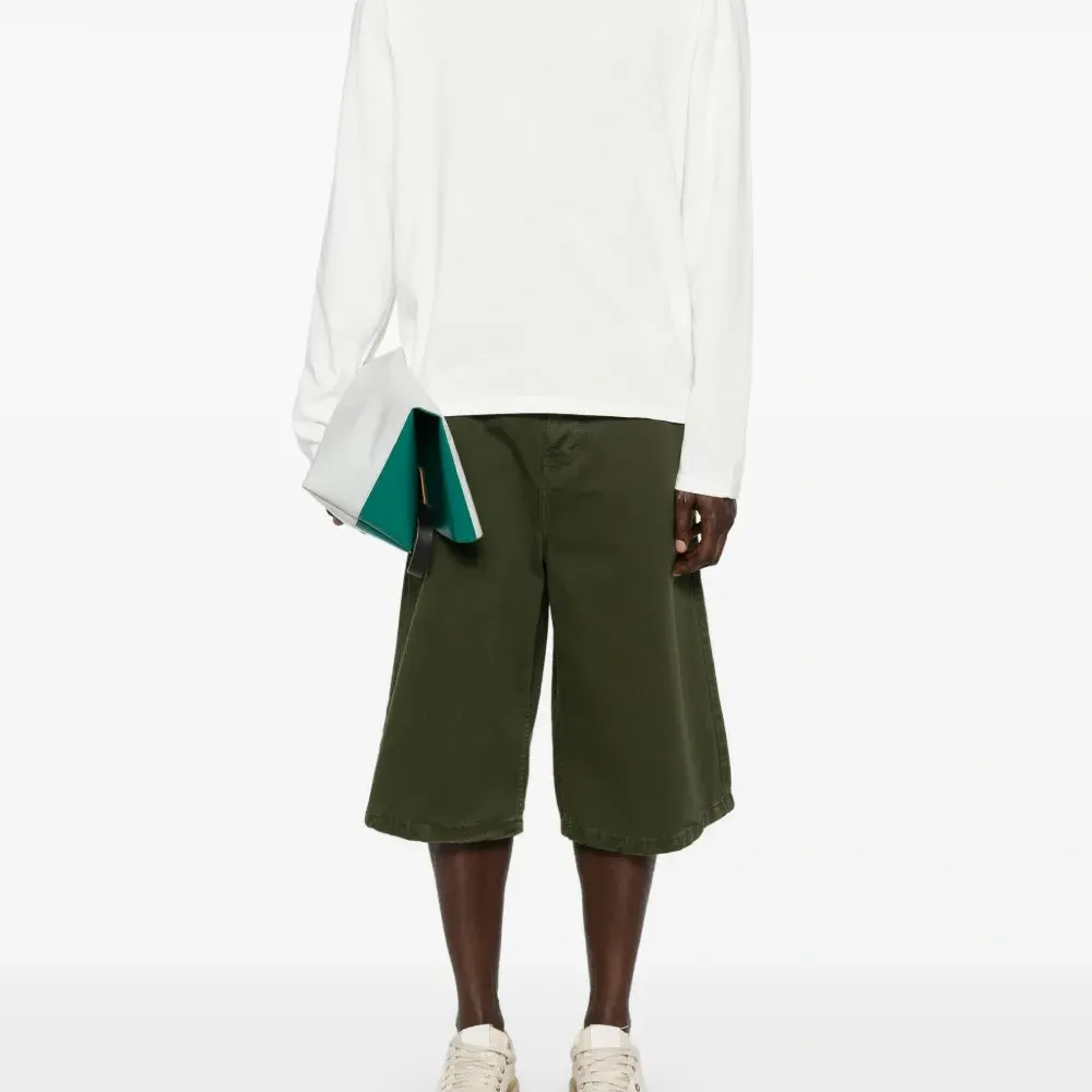 Футболка с длинными рукавами