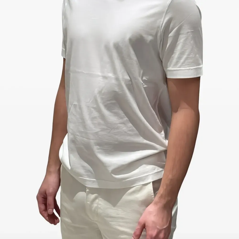 Футболка с круглым вырезом