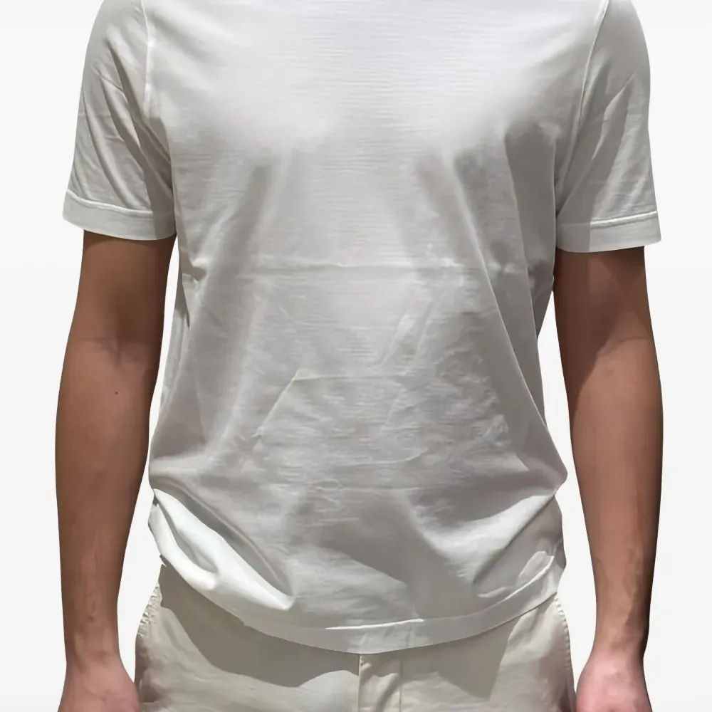 Футболка с круглым вырезом