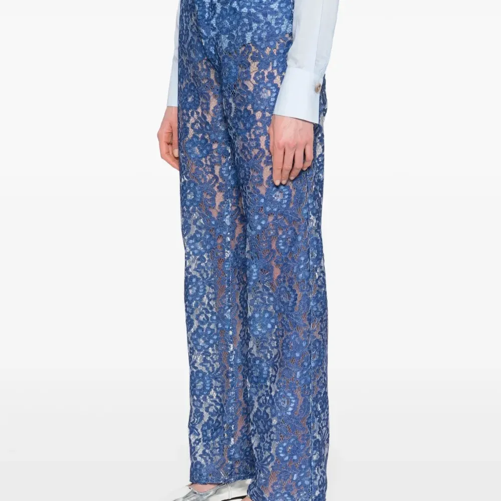 Брюки с цветочным кружевом