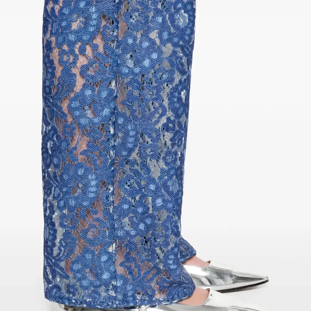 Брюки с цветочным кружевом