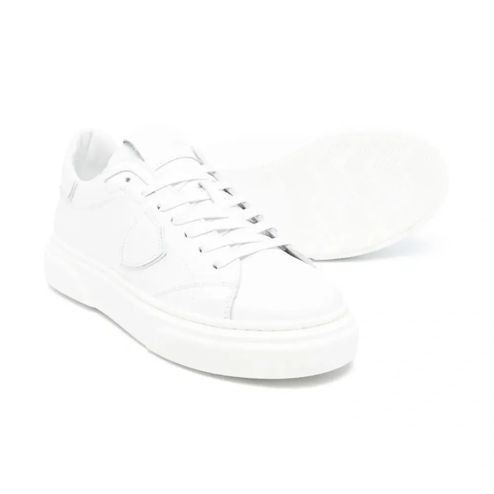 Кожаные кроссовки