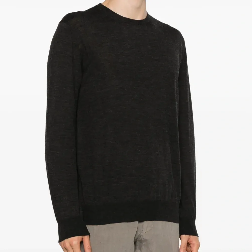 Футболка тонкой вязки