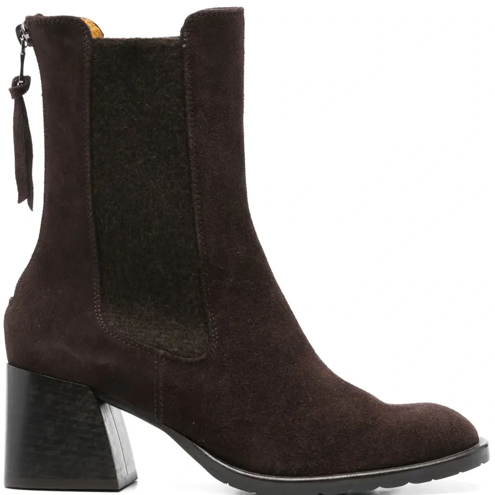 Замшевые ботильоны