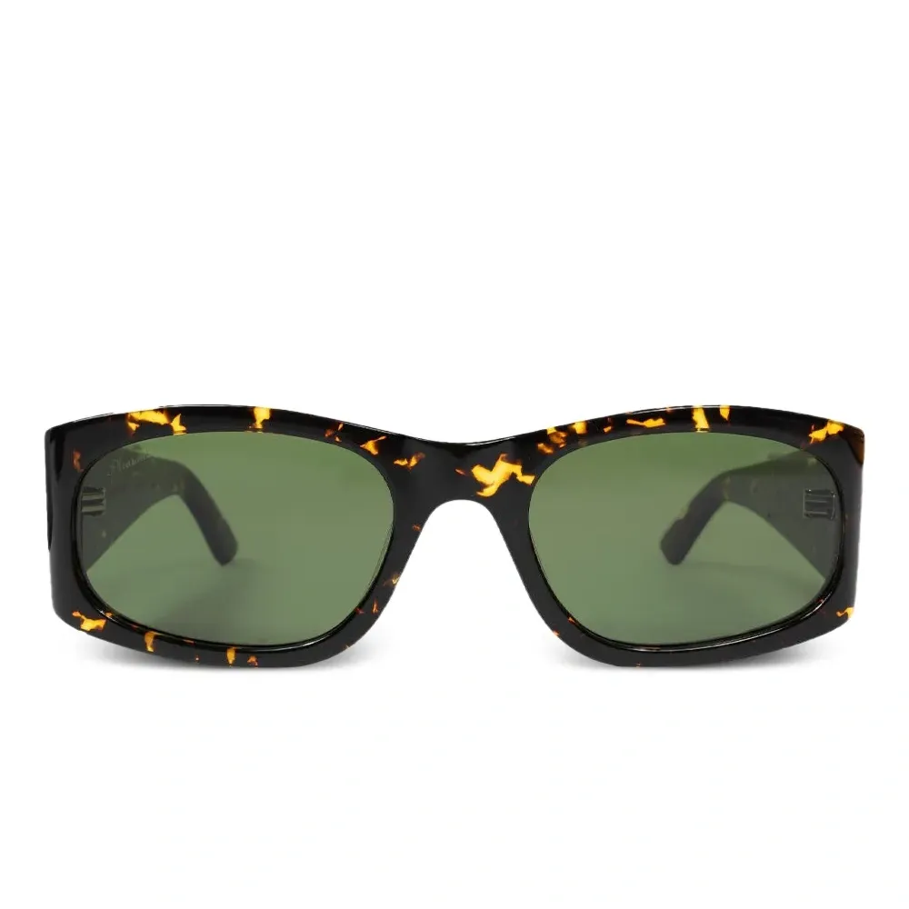 солнцезащитные очки Eazy из коллаборации с Akila