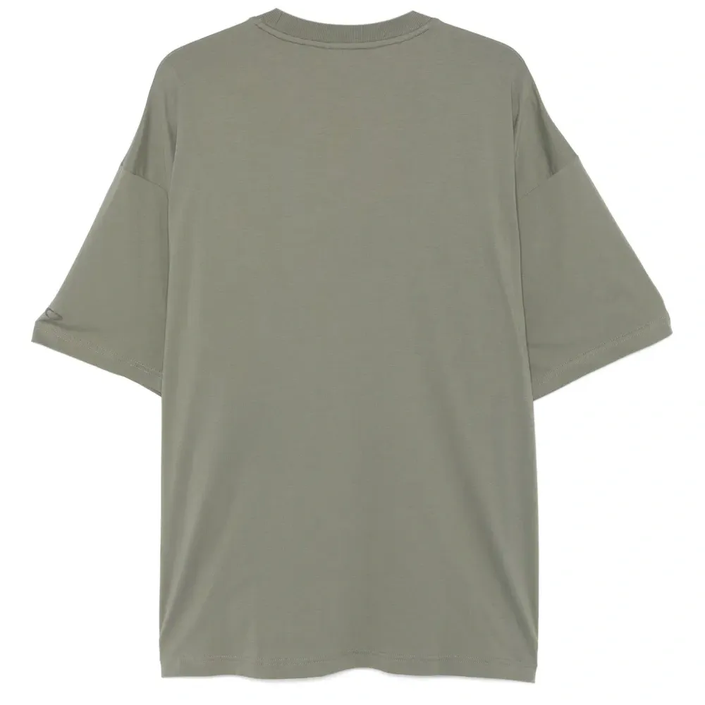 Футболка с вышитым логотипом