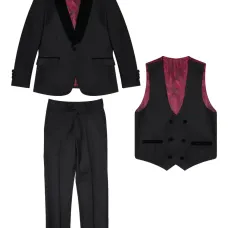 Костюм-тройка с бархатной отделкой