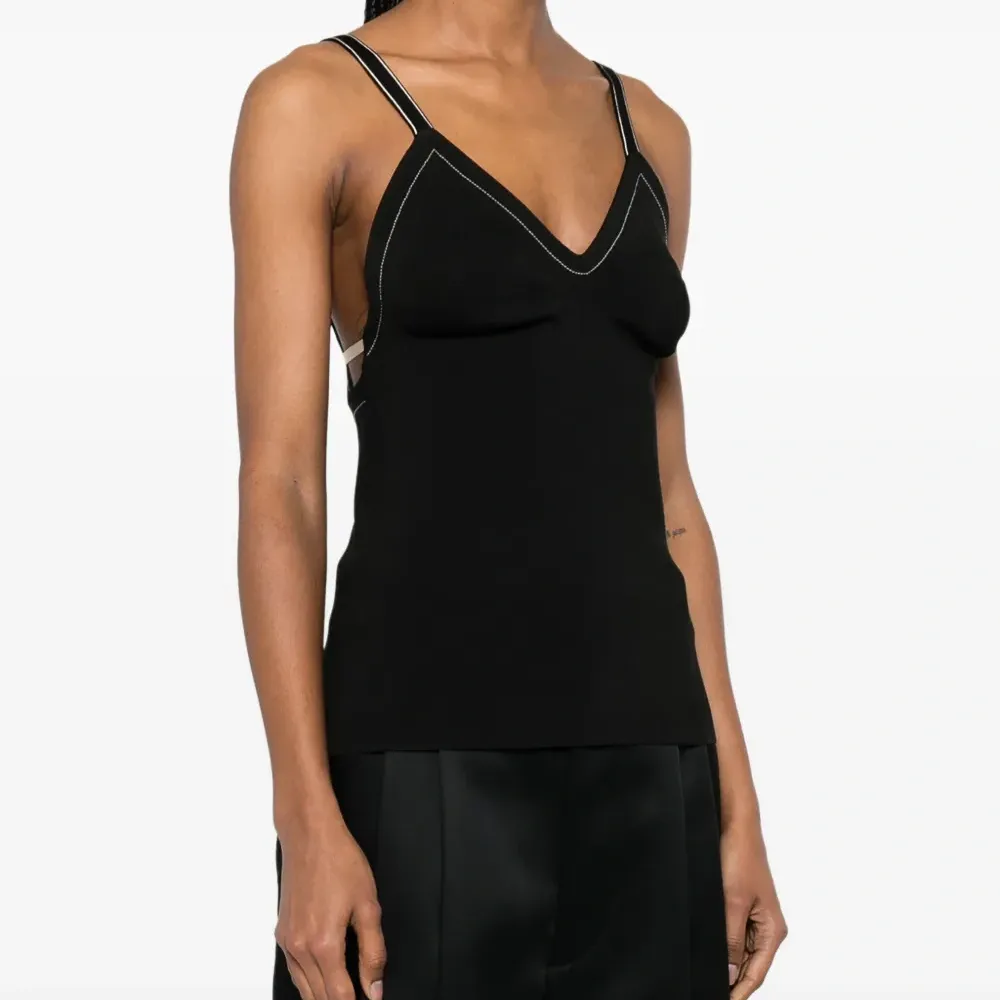 Топ с контрастной строчкой Топ с контрастной строчкой